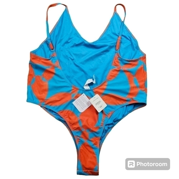 Fabletics Low Back One Piece Floral Geo Swimsuit in 3X NWT - Picture 5 of 9